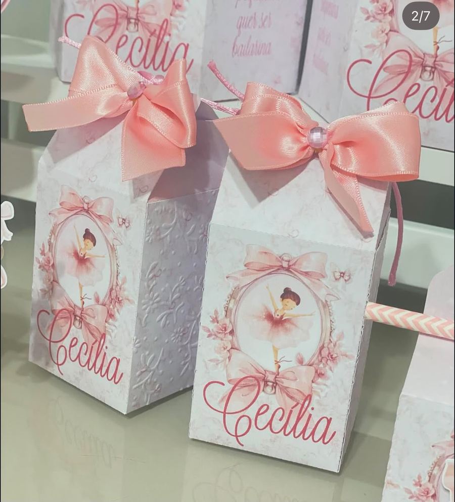 Caixinha personalizada com nome e idade, exemplo lembrancinha de festa